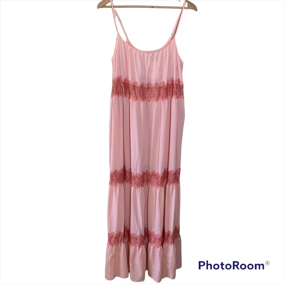 NWT Free People Sheet Lace Maxi Dress in Antique Rose - Picture 3 of 7